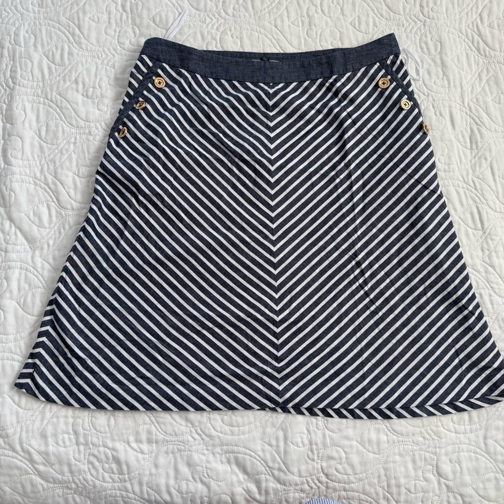 Jones New York‎ Navy Blue White Stripe Chevron Button Detail Skirt Size 10 EUC